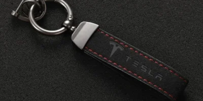 Tesla Nyckelring Alcantara