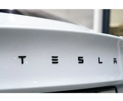 Tesla Emblem Logo Modellbeteckning