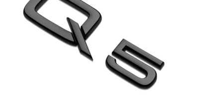 Audi Q5 emblem Silver / Svart