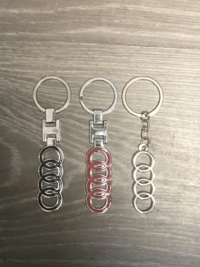 Audi nyckelring i metall